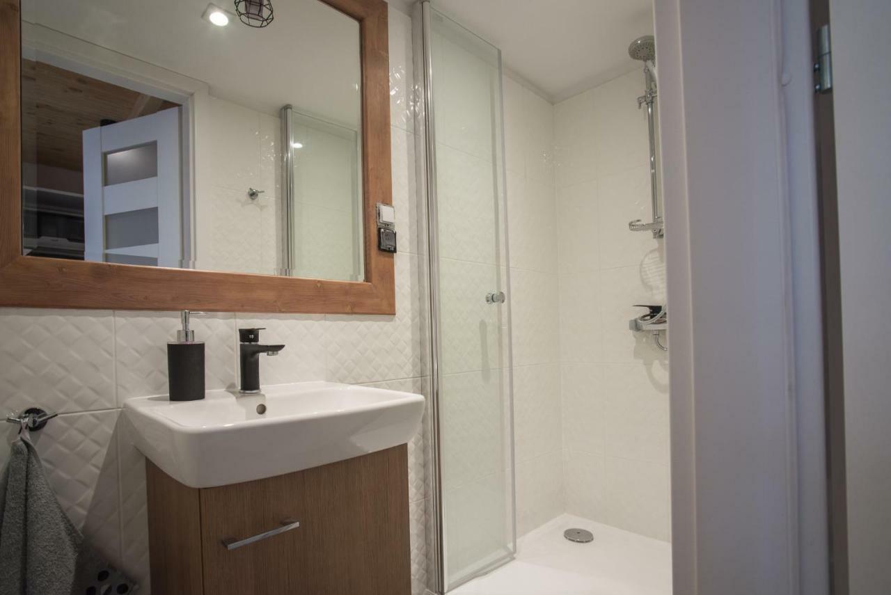 Otwarte Drzwi Apartment ดุสนิกิ สดรอย ภายนอก รูปภาพ
