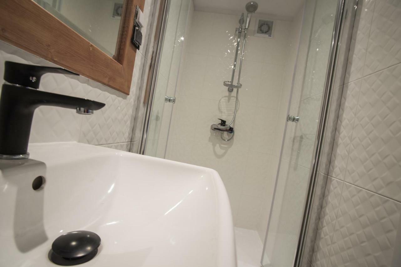 Otwarte Drzwi Apartment ดุสนิกิ สดรอย ภายนอก รูปภาพ